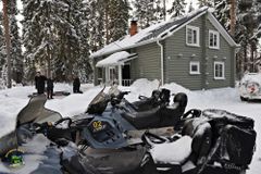 Сафари на снегоходах в Карелии