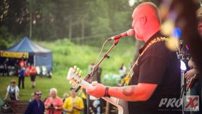 "Чудаки" - в исполнении идейного вдохновителя PRO-X Юрия Селифонова